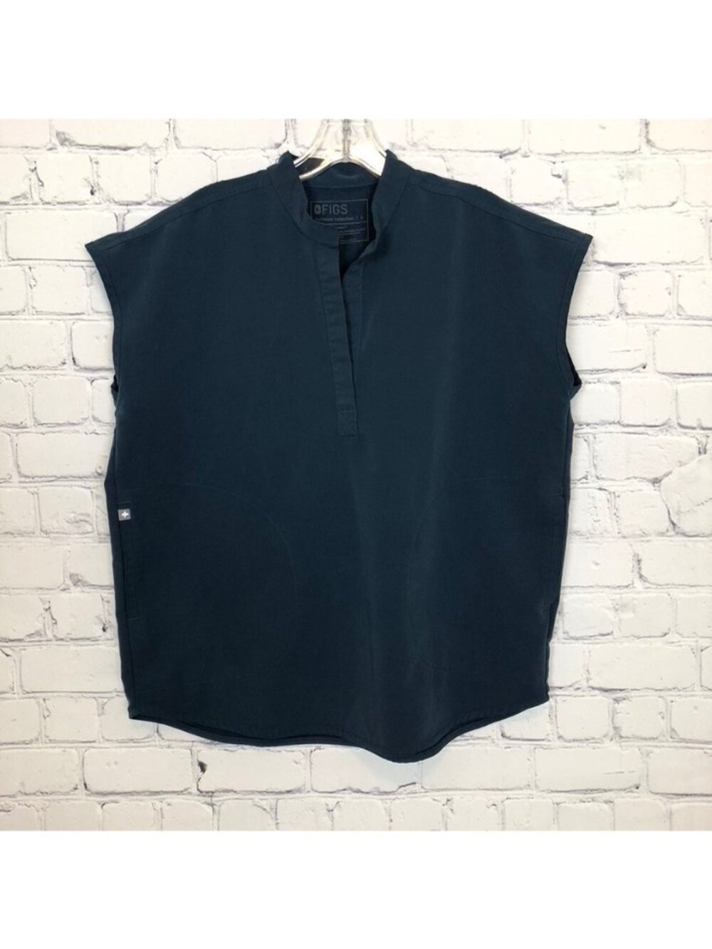 Figs Womens Rafaela Oversized Scrub Top SIze S Dark Habor